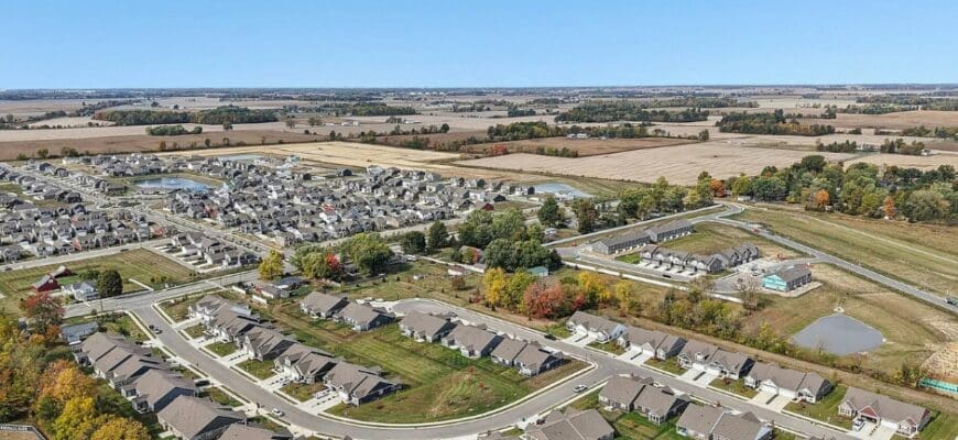 Overhead aerial view of the neighborhood surrounding Prairie Chase Homes